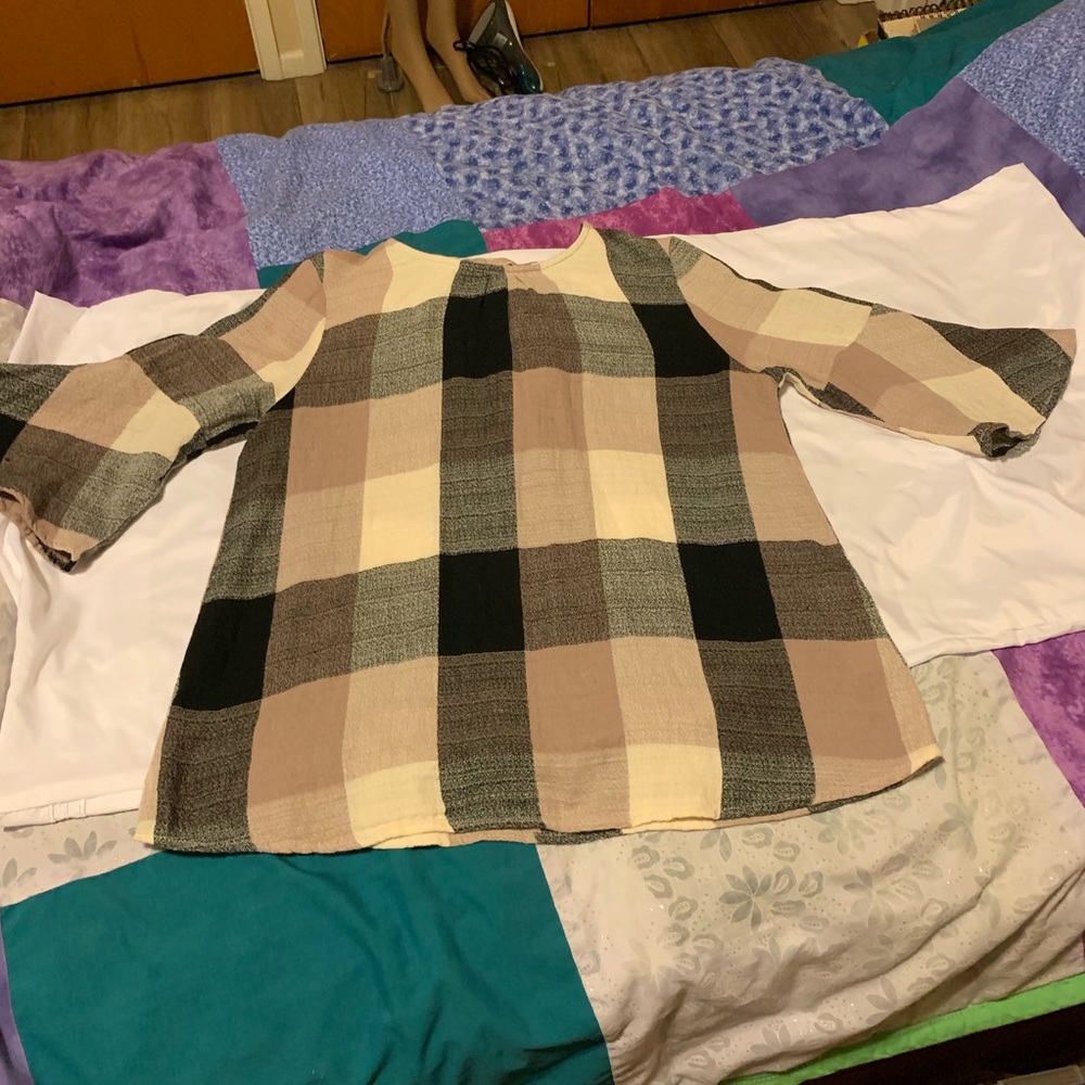 Beige, gray, and off-white shirt
